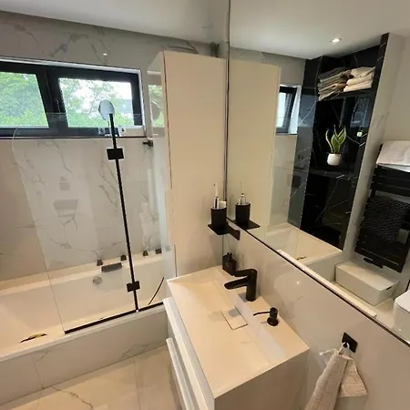 Modernes - Zentral - Nahe Hamburg & Luebeck *